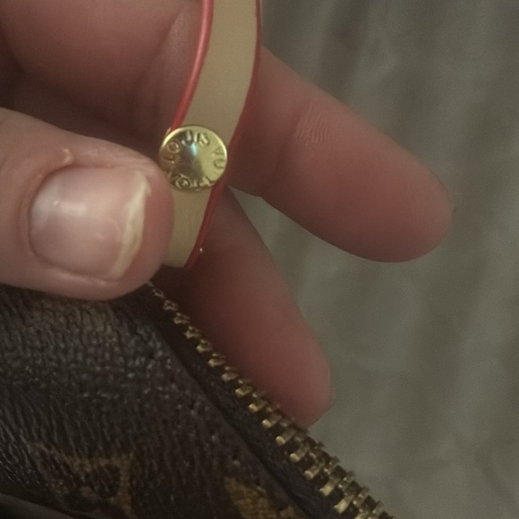 Gorgeous Handbag - Picture 8 of 16